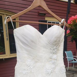 Wedding Dress (Like New) For Sale